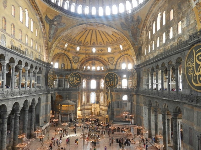 Hagia Sophia, Istanbul, Turkey. Photo by Thingstodoeverywhere, CC0, via Wikimedia Commons